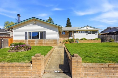 1229 School St, Folsom, CA, 95630-3334 | Card Image