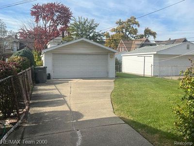 6639 Reuter Street, Home with 3 bedrooms, 1 bathrooms and null parking in Dearborn MI | Image 2