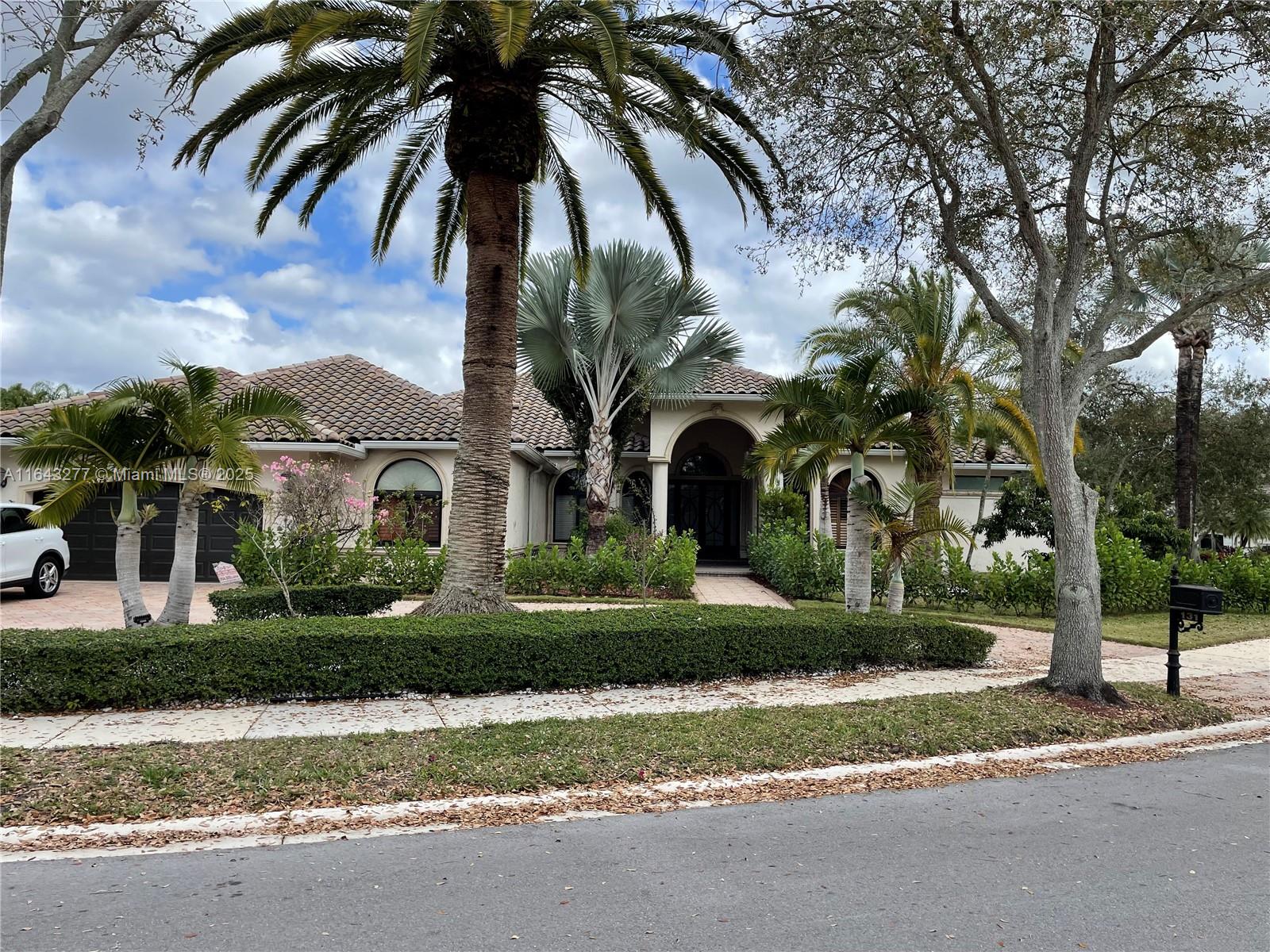 Dockside Cir, Weston, FL 33327
