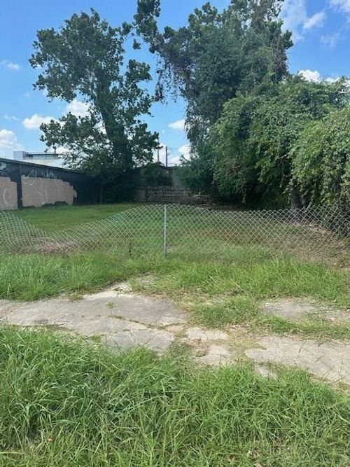 2014 Washington Ave, Houston, TX, 77007-6135 | Card Image