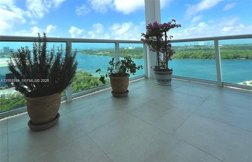 1827-100 Bayview Dr, Sunny Isles Beach, FL, 33160-4781 | Card Image
