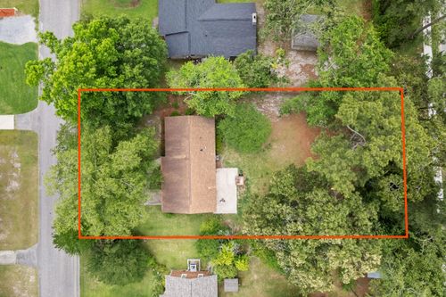 411 Forest Cir, Summerville, SC, 29483-2809 | Card Image