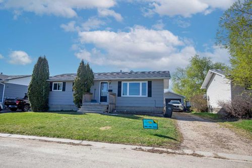 9113 100 Avenue, Sexsmith, AB, T0H3C0 | Card Image