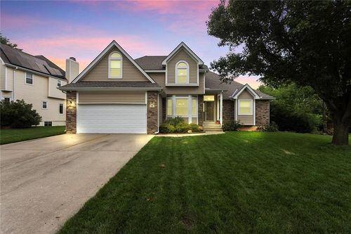 113 Se Breon Bay, Lee's Summit, MO, 64063-3666 | Card Image