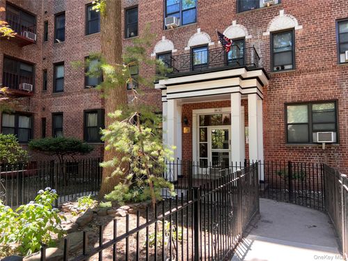 6a-88-10 34 Avenue, New York, NY, 11372 | Card Image