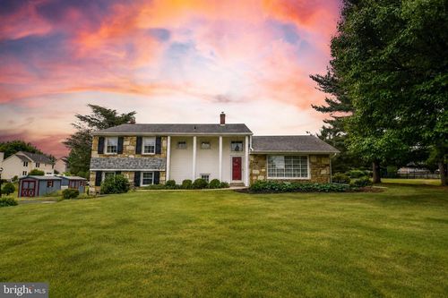 10 E Summit Ave, TELFORD, PA, 18969-1839 | Card Image