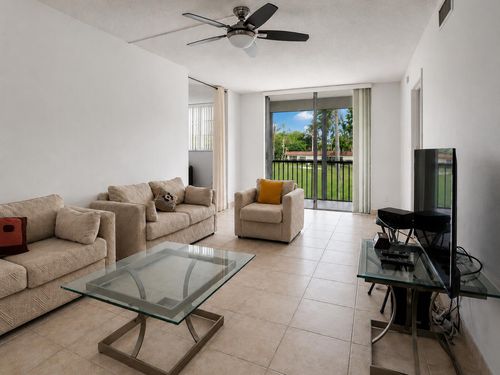 205-8962 S Hollybrook Blvd, Pembroke Pines, FL, 33025-1335 | Card Image