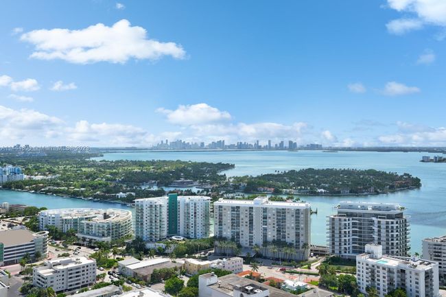 3304/01 - 6899 Collins Ave, Condo with 5 bedrooms, 5 bathrooms and null parking in Miami Beach FL | Image 40