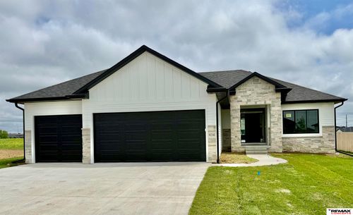 9230 Castle Pine Drive, Lincoln, NE, 68516 | Card Image
