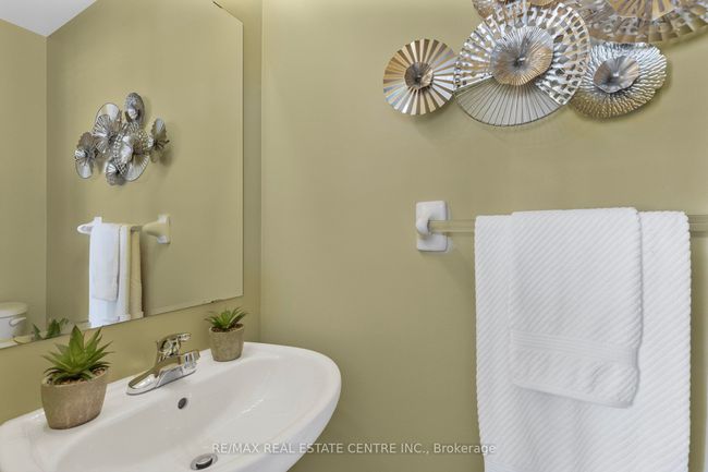 12 Sentimental Way, House attached with 3 bedrooms, 2 bathrooms and 1 parking in Brampton ON | Image 6
