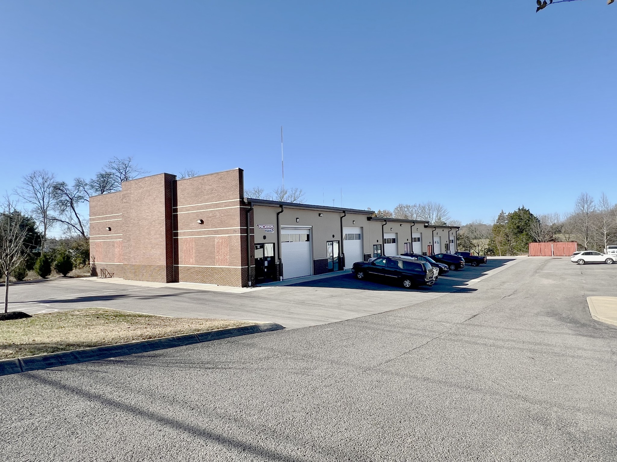 3940 Dickerson Pike, Nashville, TN 37207-1381