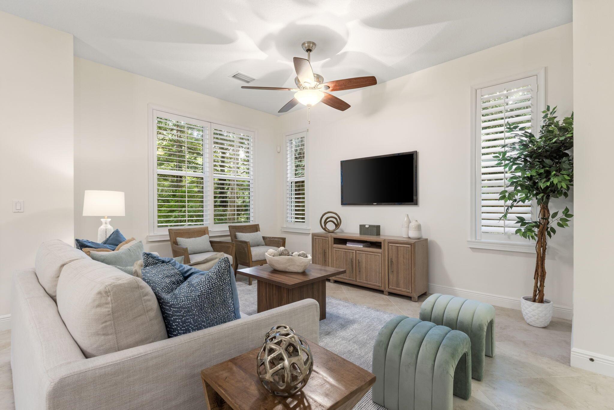Kensington Ct, Palm Beach Gardens, FL 33418