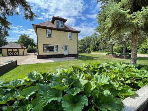 201 7th Ave, Litchville, ND, 58461-7152 | Card Image