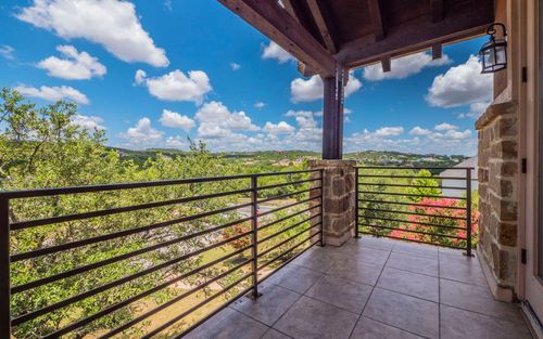 101 Stephanie Ln, Lakeway, TX, 78738-1770 | Card Image