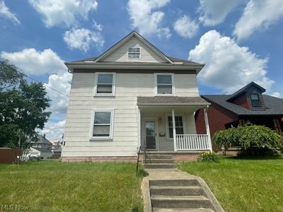 403 N Walnut Street, House other with 3 bedrooms, 1 bathrooms and null parking in Louisville OH | Image 1