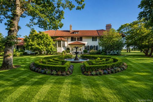 767 Montauk Hwy, Westhampton Beach, NY, 11978-1803 | Card Image