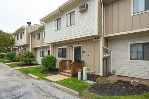 5306 Chelsea Cv N, Hopewell Junction, NY, 12533-7104 | Card Image