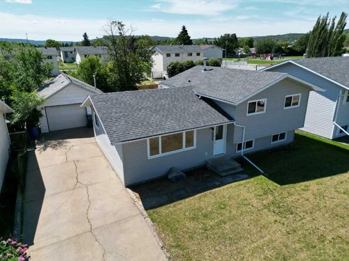 9609 77 Ave, Peace River, AB, T8S1E5 | Card Image