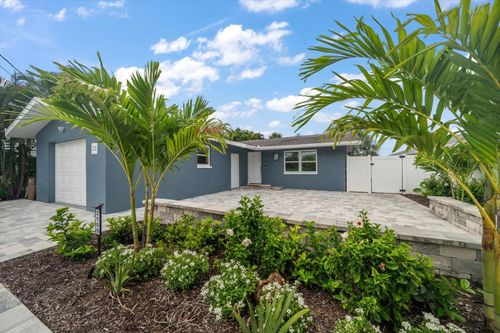 2109 Bay Blvd, INDIAN ROCKS BEACH, FL, 33785-3833 | Card Image