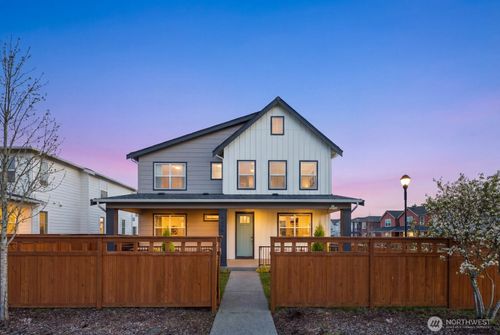 9836 6th Ave Sw, Seattle, WA, 98106-3806 | Card Image