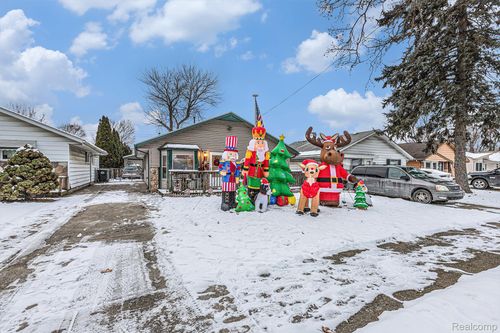 7866 Dudley St, Taylor, MI, 48180-2528 | Card Image