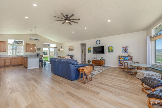 8142 Us Highway 95, House other with 3 bedrooms, 2 bathrooms and 2 parking in Marsing ID | Image 8