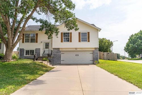 17429 Edna Cir, Omaha, NE, 68136-3055 | Card Image