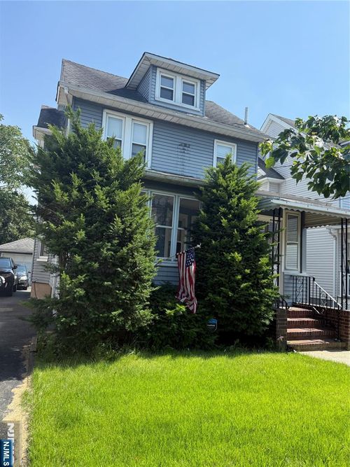 19 2nd St, Clifton, NJ, 07011-3339 | Card Image