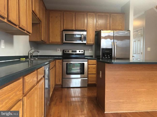 20121 Hardwood Ter, Townhouse with 3 bedrooms, 4 bathrooms and null parking in ASHBURN VA | Image 9