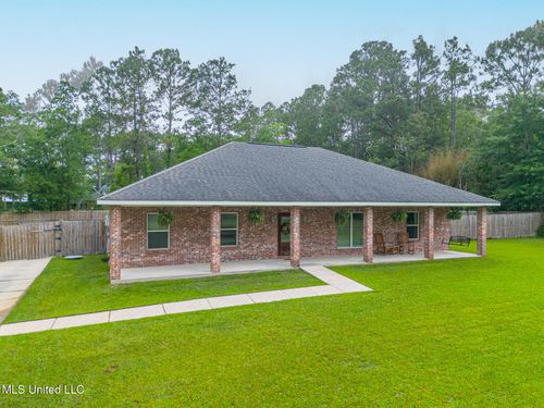 6811 Old Fort Bayou Rd, Ocean Springs, MS, 39564-7988 | Card Image