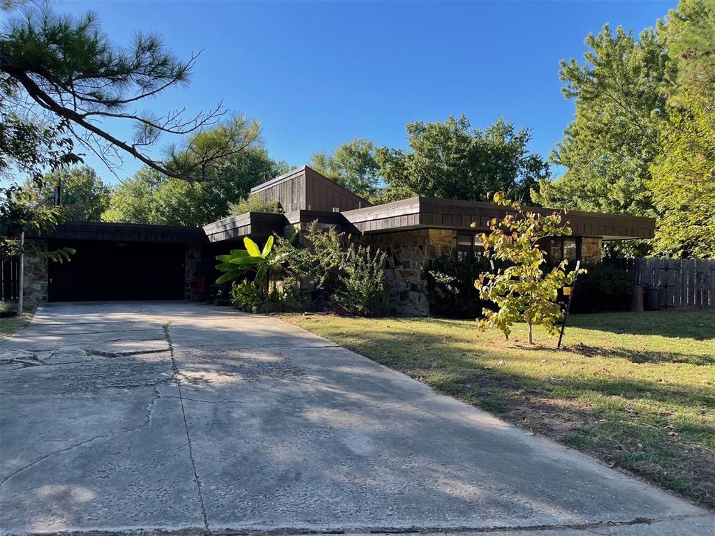 Lindale Cir, Norman, OK 73069