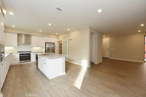157 Bowery, Irvine, CA, 92612 | Card Image