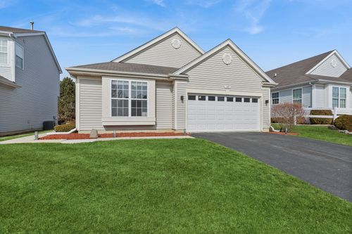 45 W Vandermeer Dr, Antioch, IL, 60002-2633 | Card Image