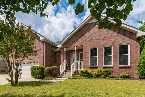 110 W Braxton Ln, Hendersonville, TN, 37075-1208 | Card Image