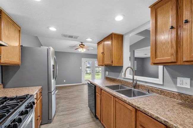 Kitchen. | Image 11