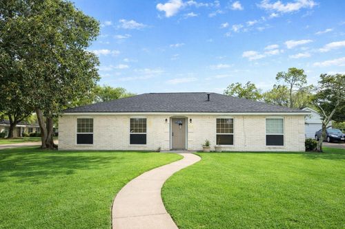 5018 Ash Ct, Dickinson, TX, 77539-7503 | Card Image