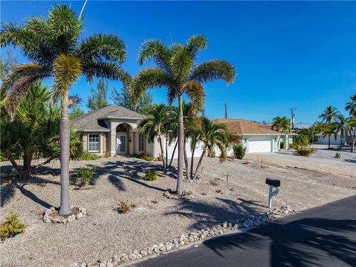 3472 Manatee Dr, ST. JAMES CITY, FL, 33956-2527 | Card Image