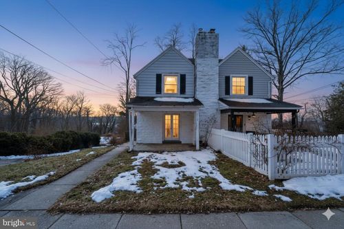 7800 Beverly Blvd, UPPER DARBY, PA, 19082-3527 | Card Image