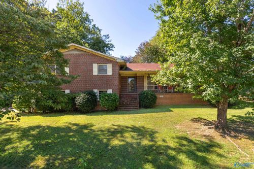 115 Ivanhoe Ln, Rainbow City, AL, 35906-6322 | Card Image