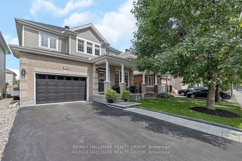 137 Stedman St, Gloucester, ON, K1T0B4 | Card Image