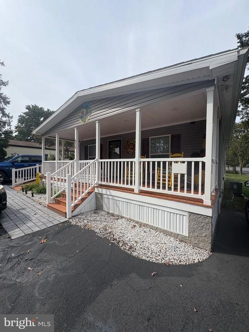 511 Maple Dr, GREEN LANE, PA, 18054-2033 | Card Image