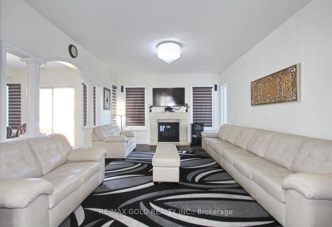 14 Ladbrook Cres, House other with 7 bedrooms, 5 bathrooms and 4 parking in Brampton ON | Image 9