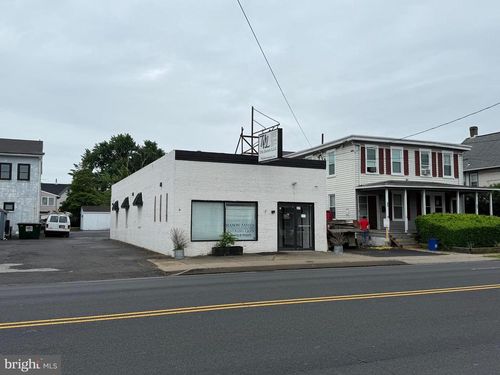 27 W Lincoln Hwy, LANGHORNE, PA, 19047-5239 | Card Image