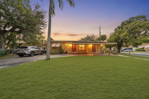 741 Sw 2nd Ct, Hallandale Beach, FL, 33009-5314 | Card Image