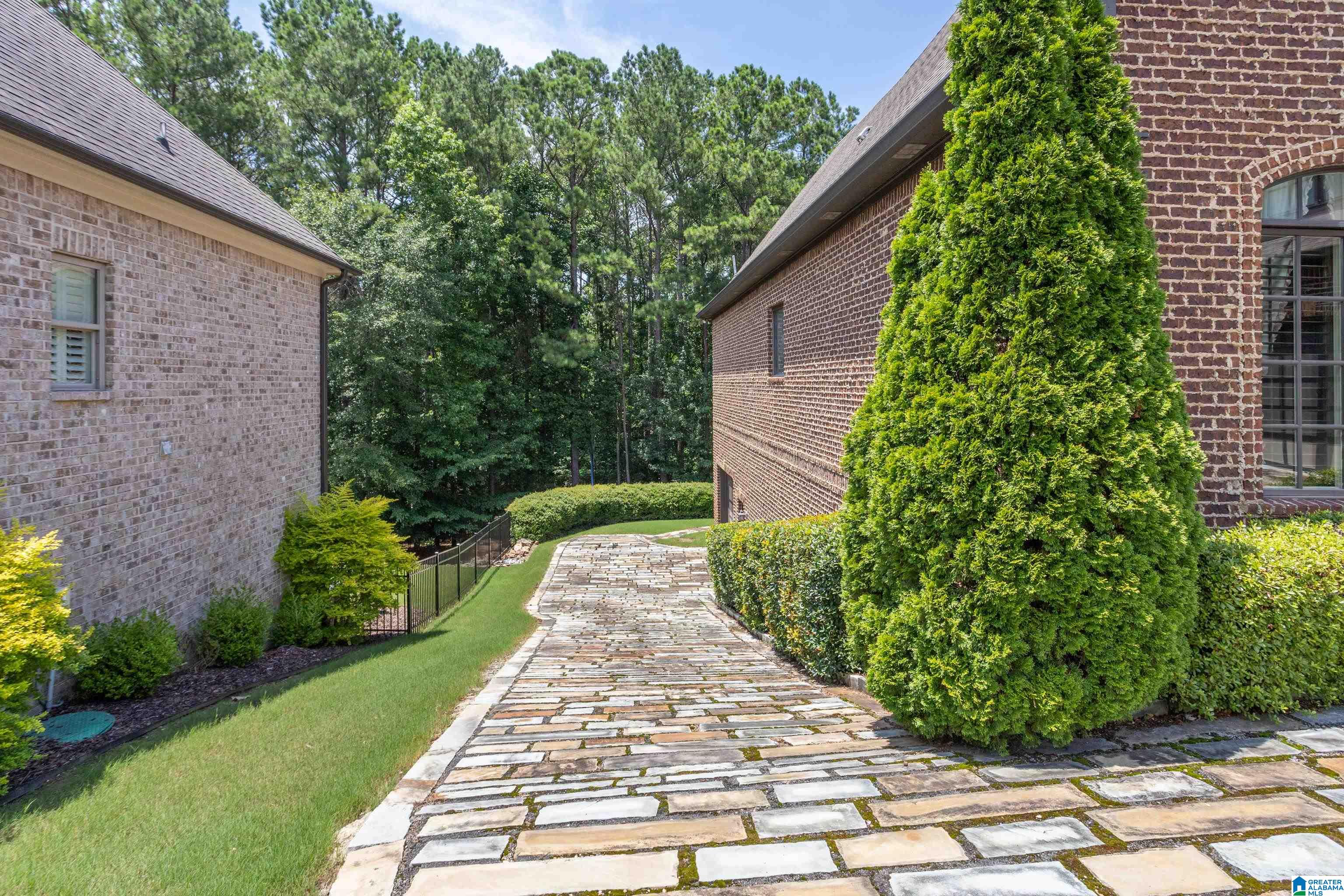 Residential in PELHAM 4