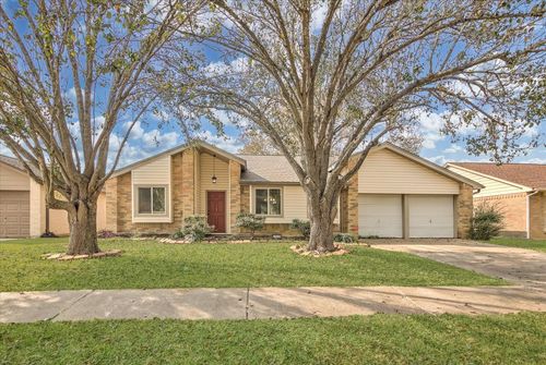 7515 Shoshone Dr, Baytown, TX, 77521-8228 | Card Image