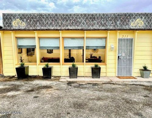 311 W Hopi Dr, Holbrook, AZ, 86025-2949 | Card Image