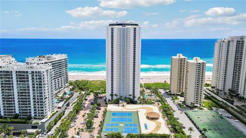 ph-d-3000 N Ocean Dr, Riviera Beach, FL, 33404-3270 | Card Image