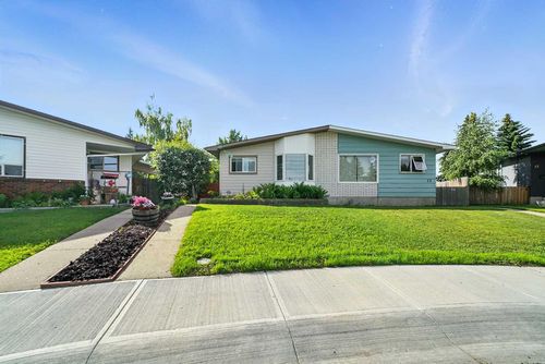 17 Abbott Close, Red Deer, AB, T4R1B4 | Card Image