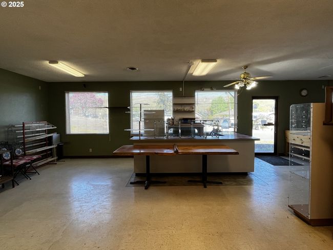 99 3 Rd St, House other with 1 bedrooms, 2 bathrooms and null parking in Maupin OR | Image 9